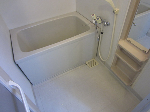 パークサイド根来の浴室|日々の疲れを癒すお風呂付です