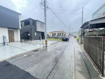 【前面道路含む現地写真】 | うるま市川田3期（全2棟）ラスト2号棟 | ※北東側公道5.4m♪