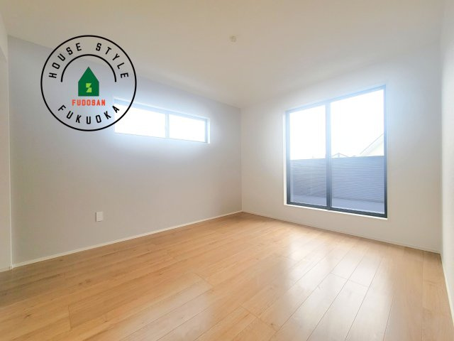 福岡市南区若久6丁目第9-2棟（2号棟）の内観：施工例|主寝室には収納力に優れたクローゼットがありますので、お部屋もすっきり片付きます。