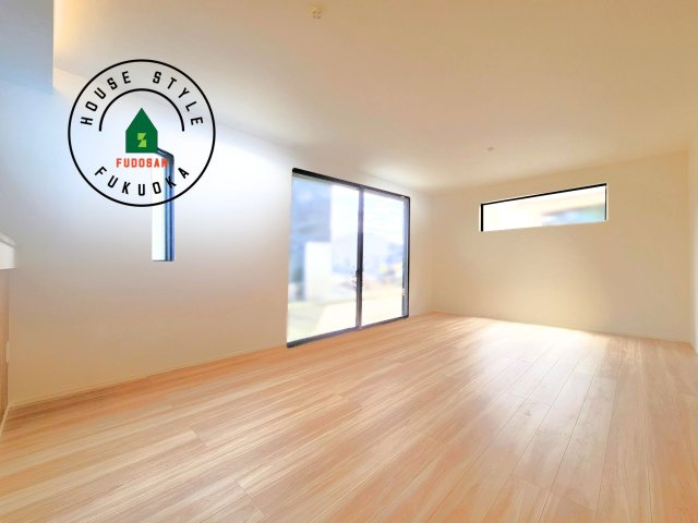 福岡市南区若久6丁目第9-2棟（2号棟）の内観：施工例|ご家族を近くに感じられる対面キッチンのLDK。会話もはずみそうですね。