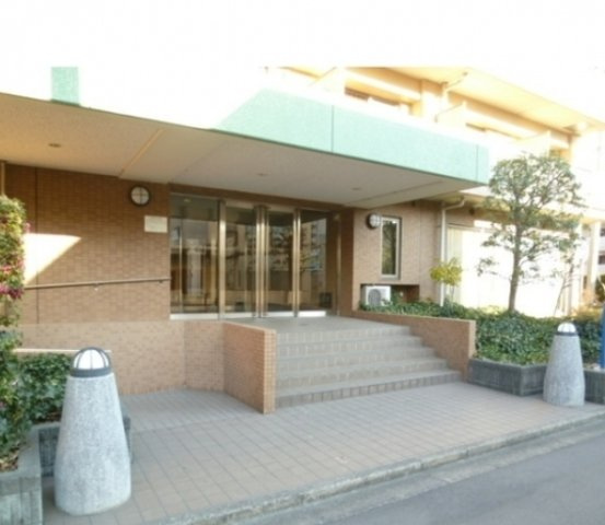 ミレニアム北浦和のエントランス