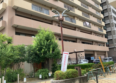 【外観】 | エクラン本厚木 | マンションの外観は非常に重要なポイントです！外観の善し悪しは資産価値に大きな影響を与えます。外観のいいマンションを購入することで、高値で売却がしやすく、買い手が見つかりやすいというメリットがあります。