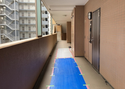 【その他共用部分】 | エクラン本厚木 | 共有部分は、住民なら誰もが使える設備のこと。例えば駐車場やエレベーター、インターネット設備、セキュリティ設備などがあります。他にも、マンションの廊下・外部階段やエントランス・ゴミ置き場などがあります。