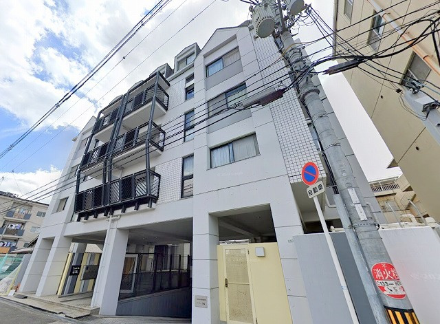 シャルム小松の外観