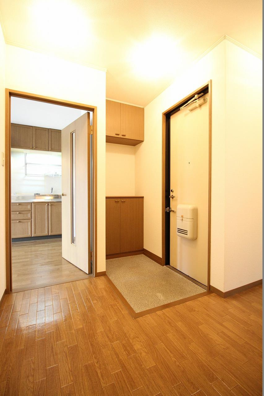 セピアコートの玄関|※お部屋により仕様が異なる場合があります。