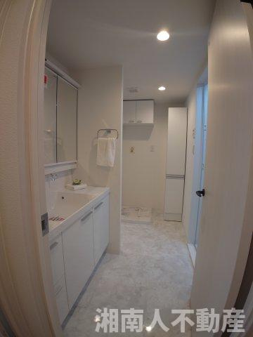 ハイホーム湘南平塚の独立洗面台|独立洗面台、朝の身支度には欠かせません