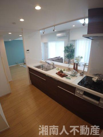 ハイホーム湘南平塚のキッチン|コンパクトなキッチンで掃除もラクラク