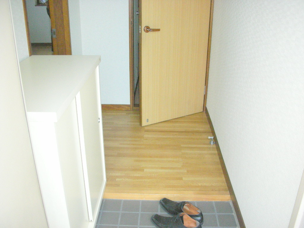 ハイツマドカの玄関|シンプルで使いやすい玄関です