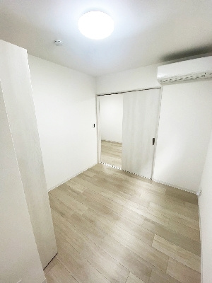 arbre　fuille(アルブルフィーユ）の洋室|広々とした洋室です