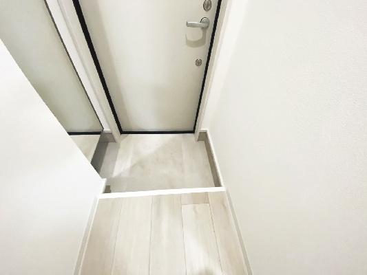 arbre　fuille(アルブルフィーユ）の玄関|収納もある玄関です