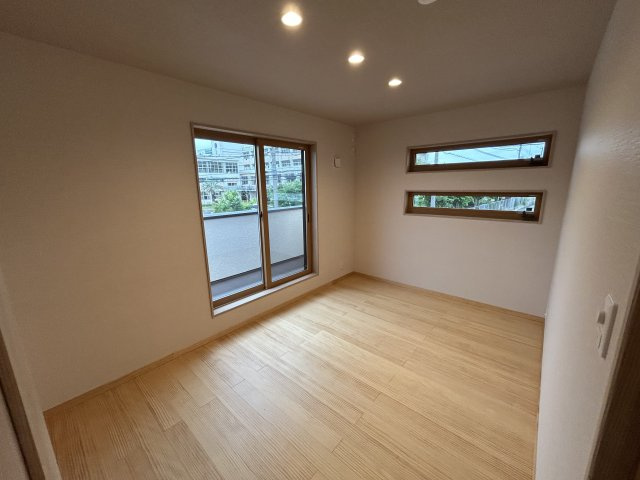 明石市西明石町3丁目新築戸建の洋室