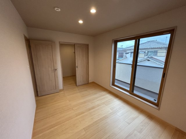 明石市西明石町3丁目新築戸建の洋室