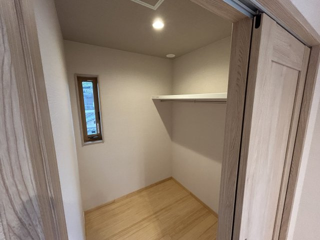 明石市西明石町3丁目新築戸建の洋室