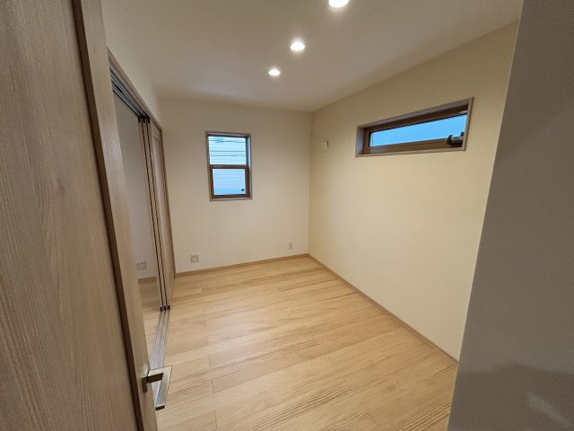 明石市西明石町3丁目新築戸建の洋室