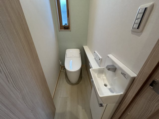 明石市西明石町3丁目新築戸建のトイレ