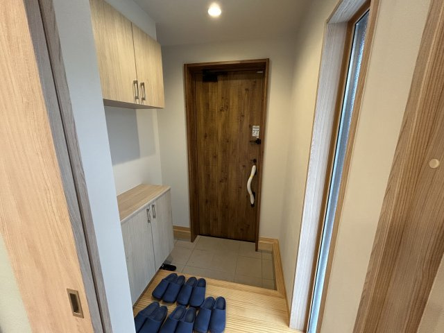 明石市西明石町3丁目新築戸建の玄関