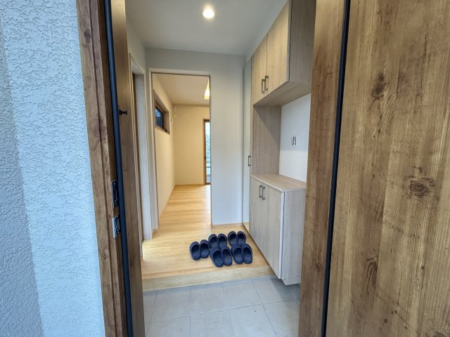 明石市西明石町3丁目新築戸建の玄関