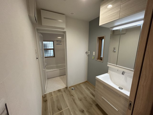 明石市西明石町3丁目新築戸建の独立洗面台