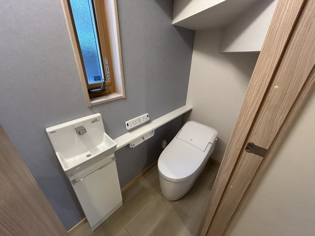 明石市西明石町3丁目新築戸建のトイレ