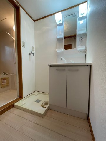 プチメゾンＫＭの洗面所|広い洗面スペース