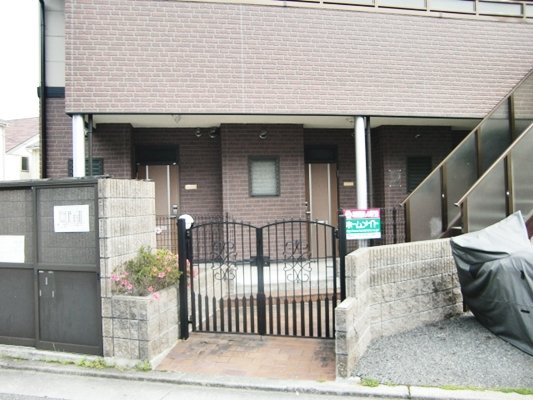 プチメゾンＫＭのエントランス|落ち着いたエントランスです