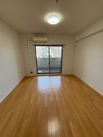 大阪市福島区吉野４丁目の賃貸マンションの居間・リビング