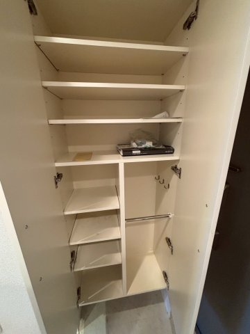 大阪市福島区吉野４丁目の賃貸マンションの収納