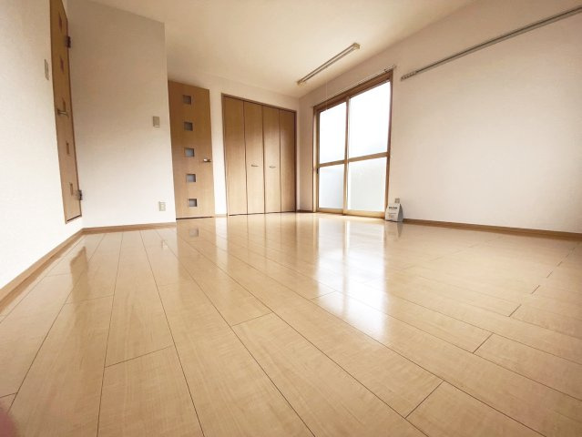 フィエルテ宝塚の居間・リビング|使いやすいリビングです