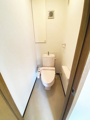 ビオレータ宝塚のトイレ|落ち着いた色調のトイレです