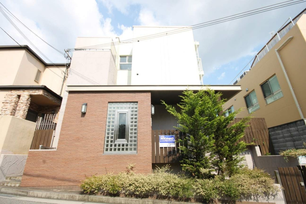 ビオレータ宝塚の外観|落ち着いた雰囲気の外観です