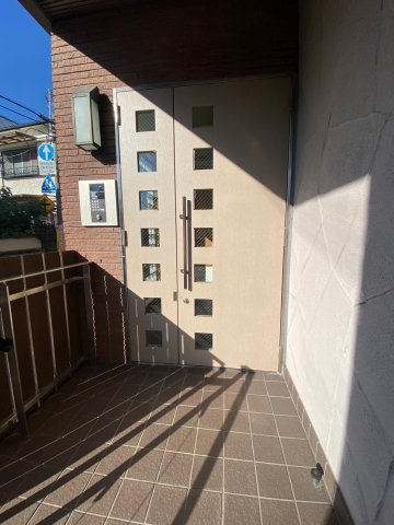 ビオレータ宝塚のエントランス|建物の内部です