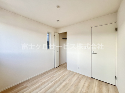 【洋室】 | 沼津市大岡 31期 新築一戸建て | 4.5帖の洋室です