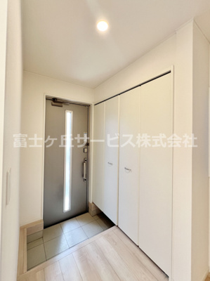 【玄関】 | 沼津市大岡 31期 新築一戸建て | 毎日通る玄関はこちらです