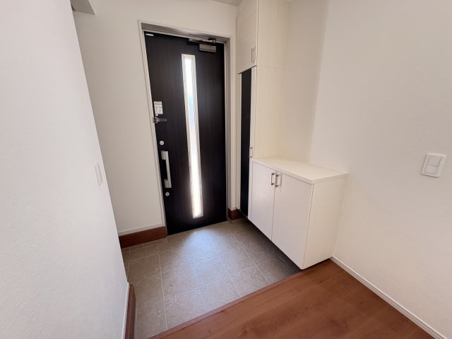 明石市大久保町高丘５丁目新築戸建２号棟の玄関