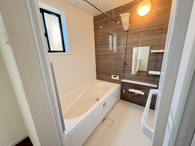 明石市大久保町高丘５丁目新築戸建２号棟の浴室