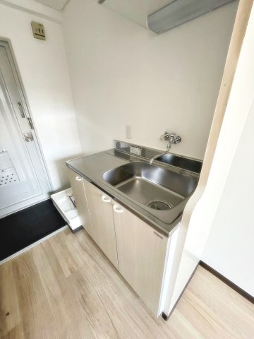 カーサブランコのキッチン|コンパクトなキッチンで掃除もラクラク