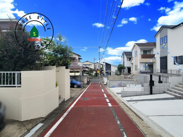 福岡市南区柏原1丁目第12-2棟（1号棟）の前面道路含む現地写真|前面道路です。