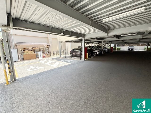 ディーグラフォート香里ヶ丘スカイフォートの駐車場|駐車スペース