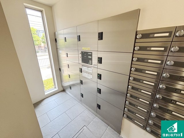 ディーグラフォート香里ヶ丘スカイフォートの設備|不在時でも安心の宅配ボックス