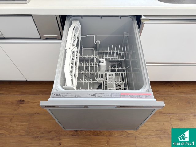 ディーグラフォート香里ヶ丘スカイフォートの設備|食事後の一仕事、食器洗いをボタン一つでお任せできちゃいます！場所を取らないビルトイン式なので、お料理スペースもしっかり確保！