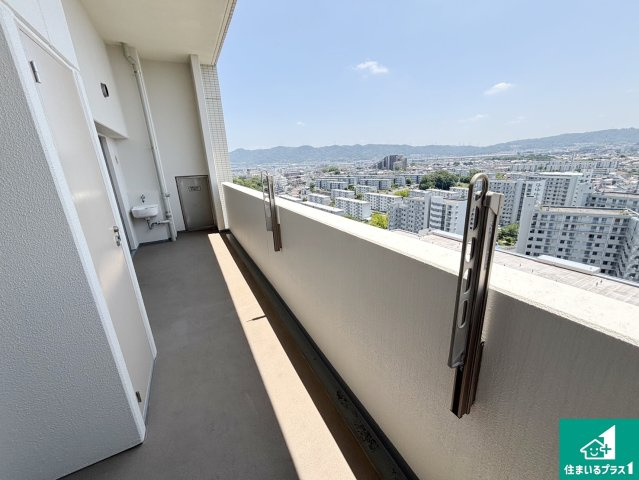 ディーグラフォート香里ヶ丘スカイフォートのバルコニー|日当たりのよいバルコニー！お部屋が開放的に！