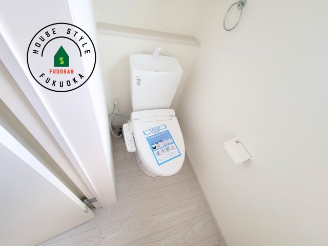 福岡市南区柏原1丁目第12-2棟（2号棟）のトイレ|温水洗浄便座を完備しております。2ヶ所にトイレがあるのは朝の慌ただしい時間も安心です。