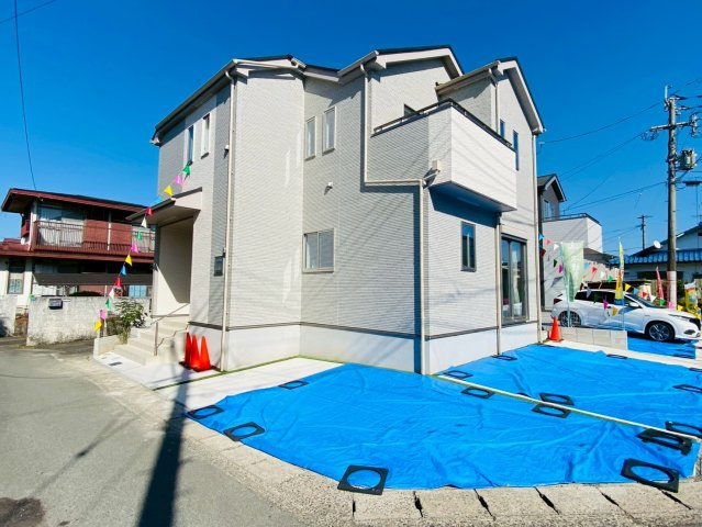 ハートフルタウン／東区下江津１丁目／Ａ号棟の前面道路含む現地写真