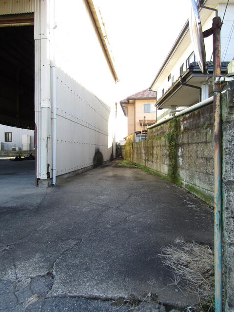 山口貸倉庫　1階の駐車場