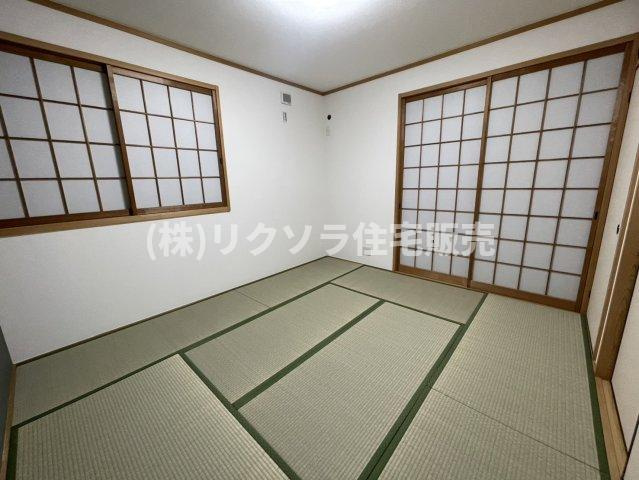 池田旭町　中古一戸建ての子供部屋|和室6.2帖
■物件内覧・資金計画相談・住宅ローン相談、リフォーム相談、お問合せ受付中■
※当日・翌日のご内覧、ご相談はお電話でのお問合せがスムーズです！