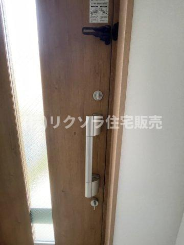 池田旭町　中古一戸建ての防犯設備|ツーシリンダー錠
■物件内覧・資金計画相談・住宅ローン相談、リフォーム相談、お問合せ受付中■
※当日・翌日のご内覧、ご相談はお電話でのお問合せがスムーズです！