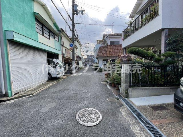 池田旭町　中古一戸建ての前面道路含む現地写真|■物件内覧・資金計画相談・住宅ローン相談、リフォーム相談、お問合せ受付中■
※当日・翌日のご内覧、ご相談はお電話でのお問合せがスムーズです！