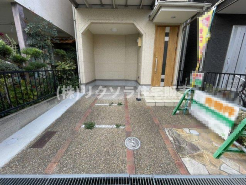 池田旭町　中古一戸建ての駐車場|ハイルーフ車可能
■物件内覧・資金計画相談・住宅ローン相談、リフォーム相談、お問合せ受付中■
※当日・翌日のご内覧、ご相談はお電話でのお問合せがスムーズです！