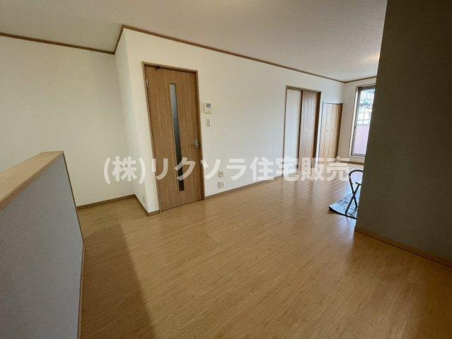 池田旭町　中古一戸建ての居間・リビング|LDK19.0帖
■物件内覧・資金計画相談・住宅ローン相談、リフォーム相談、お問合せ受付中■
※当日・翌日のご内覧、ご相談はお電話でのお問合せがスムーズです！