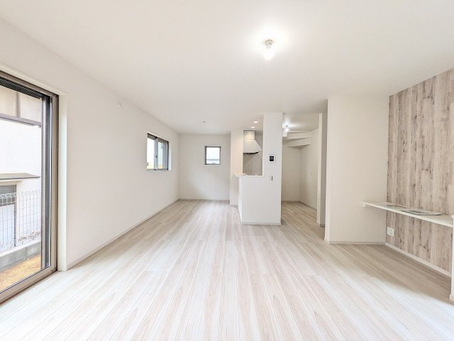 八王子市　富士見町　新築一戸建て　５期の居間・リビング|～20.0帖の明るく開放感のあるLDK、家族団欒の時間をお過ごしいただけます～